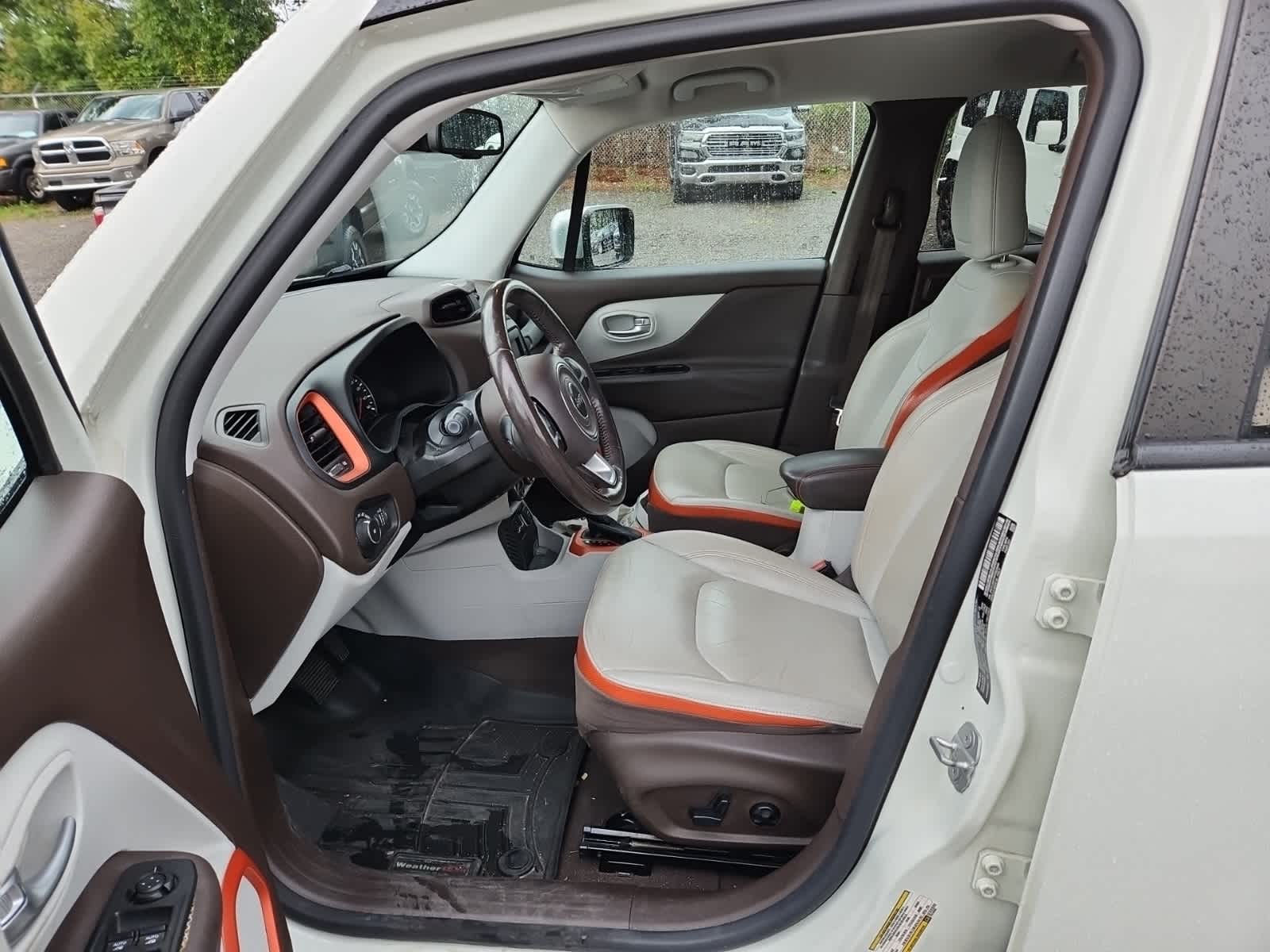 Thumbnail: 2015 Jeep Renegade - 15