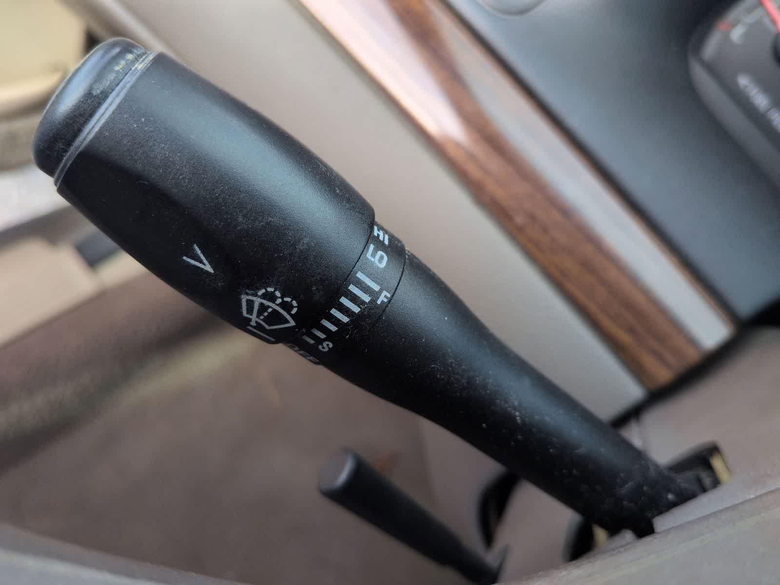 Thumbnail: 2001 Ford Crown Victoria - 24