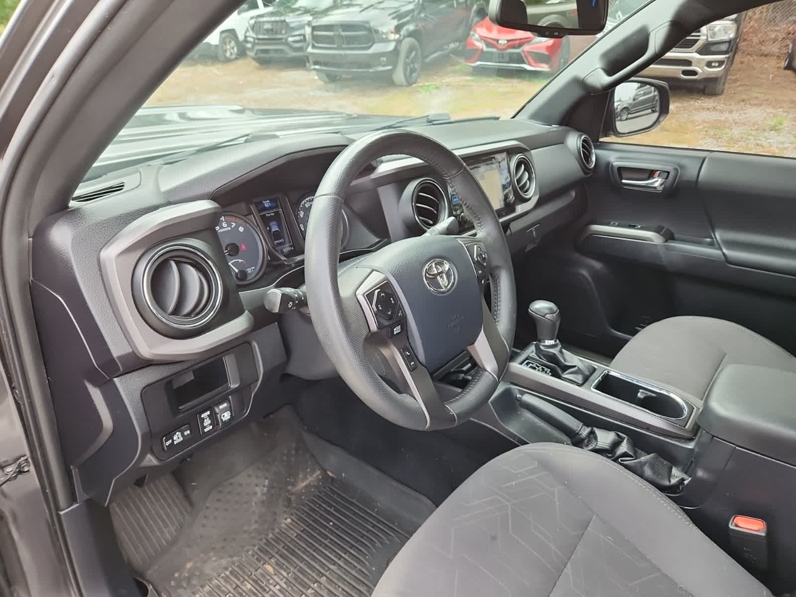 Thumbnail: 2017 Toyota Tacoma - 14
