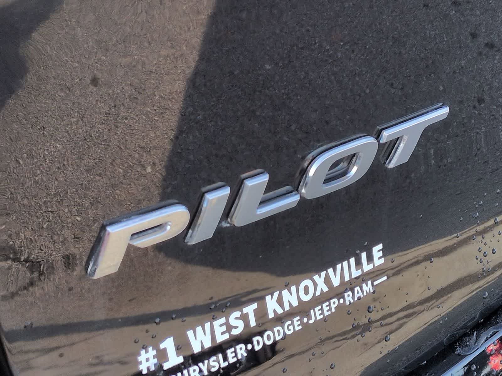 Thumbnail: 2018 Honda Pilot - 13