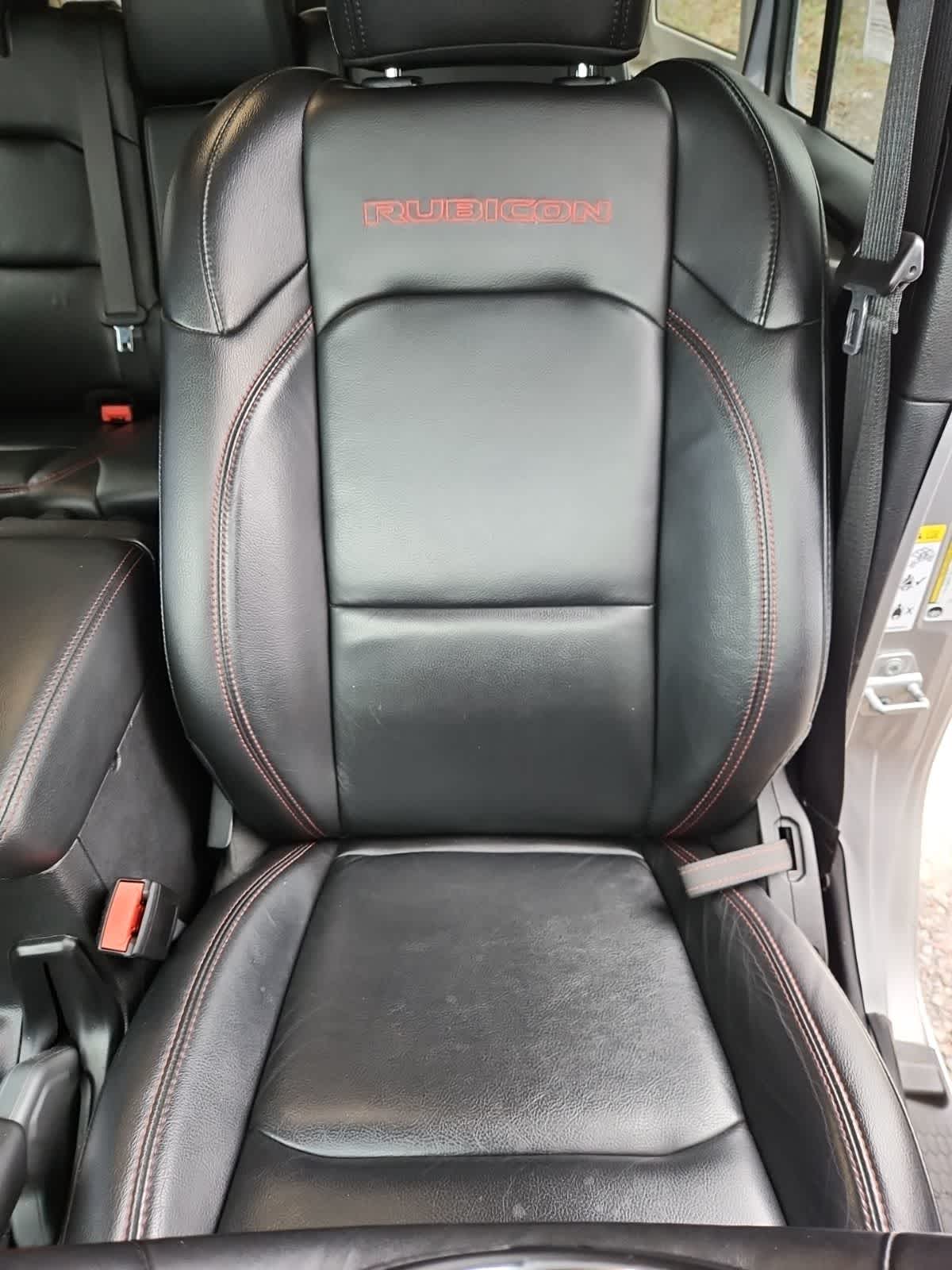 Thumbnail: 2019 Jeep Wrangler - 16