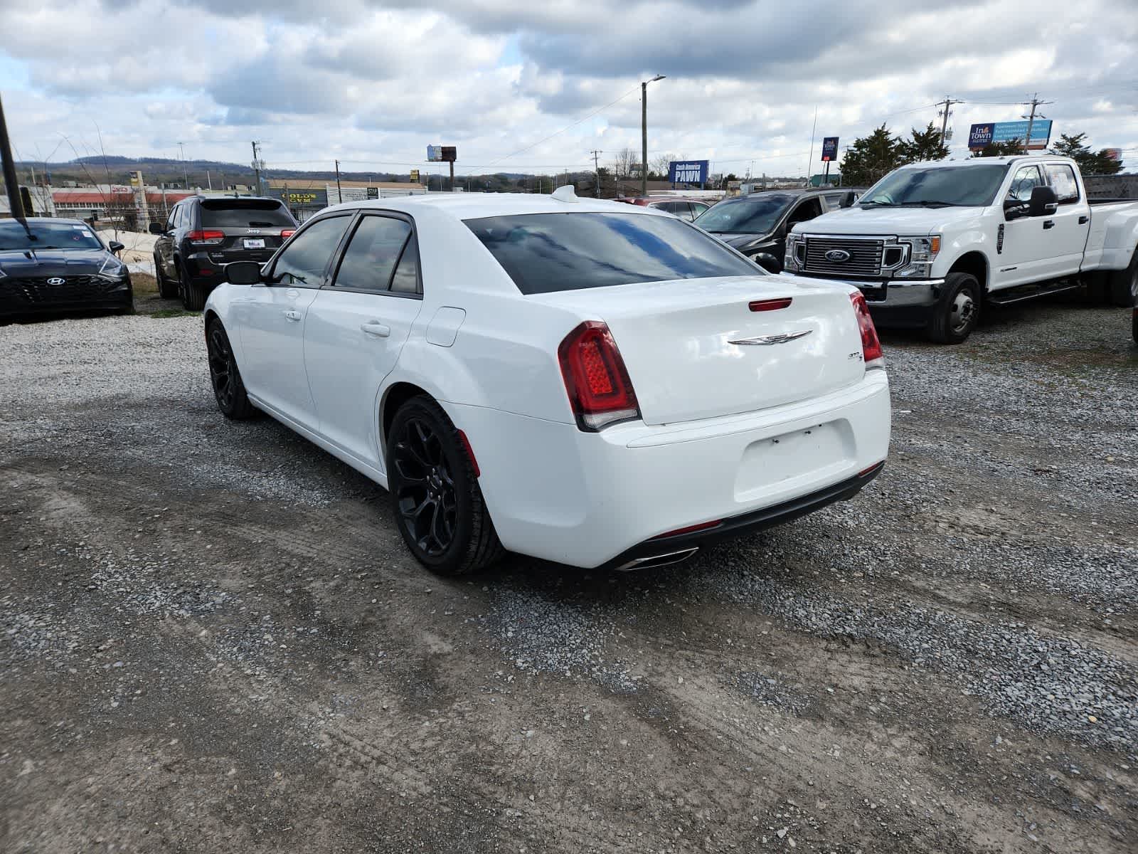 Thumbnail: 2019 Chrysler 300 - 3