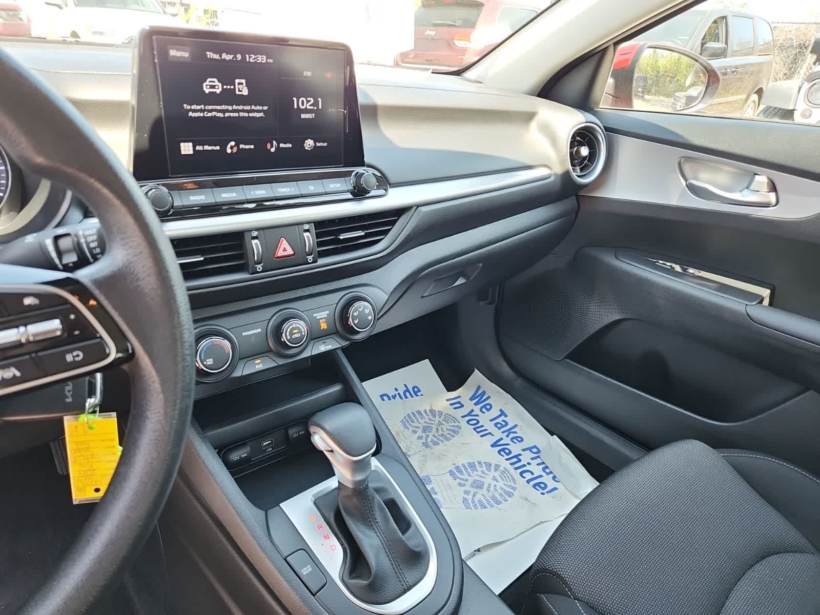 Thumbnail: 2023 Kia Forte - 10