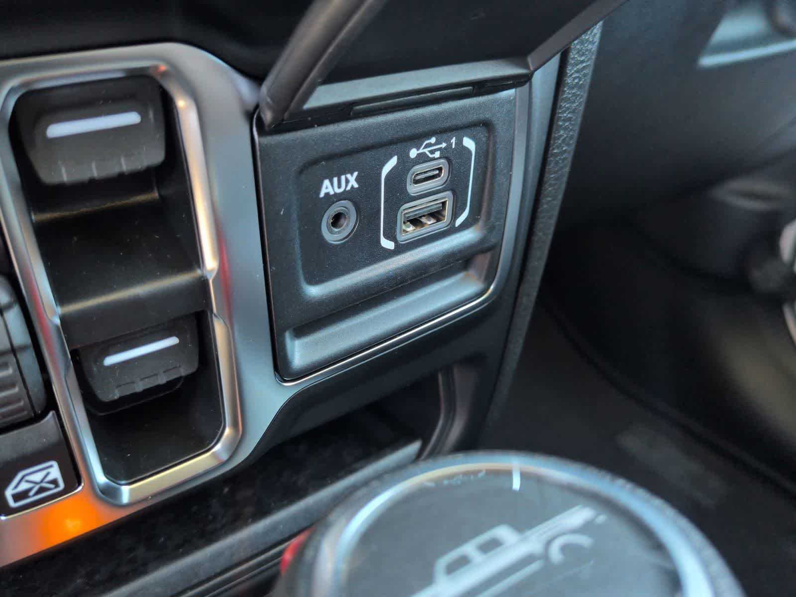 Thumbnail: 2026 Jeep Gladiator - 22