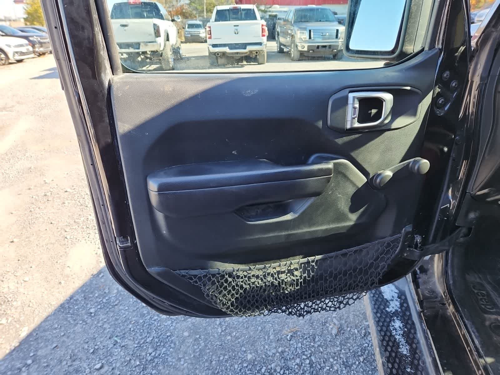 Thumbnail: 2018 Jeep Wrangler - 16