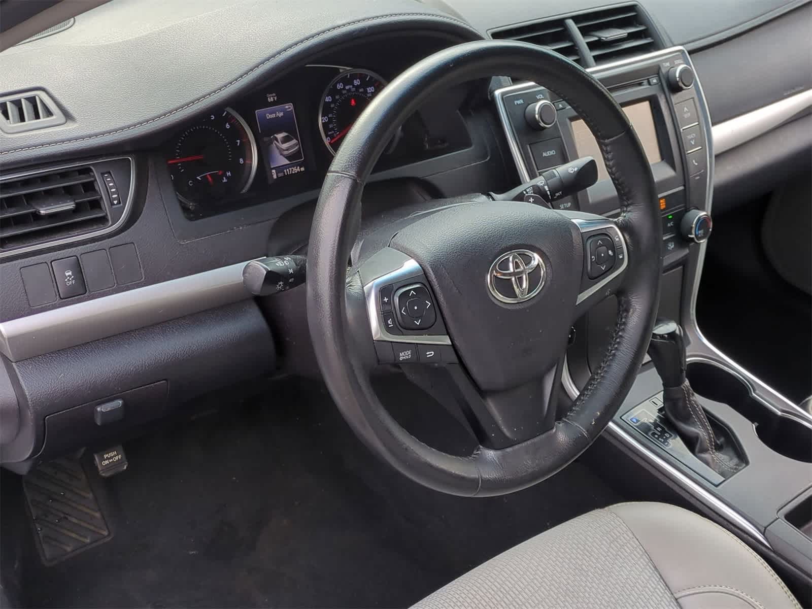 Thumbnail: 2017 Toyota Camry - 10