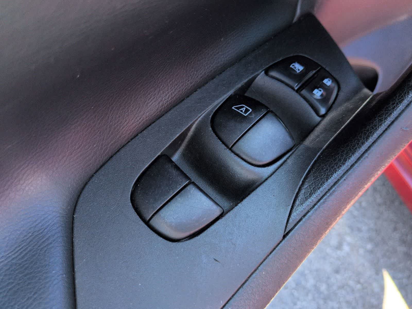 Thumbnail: 2016 Nissan Altima - 16