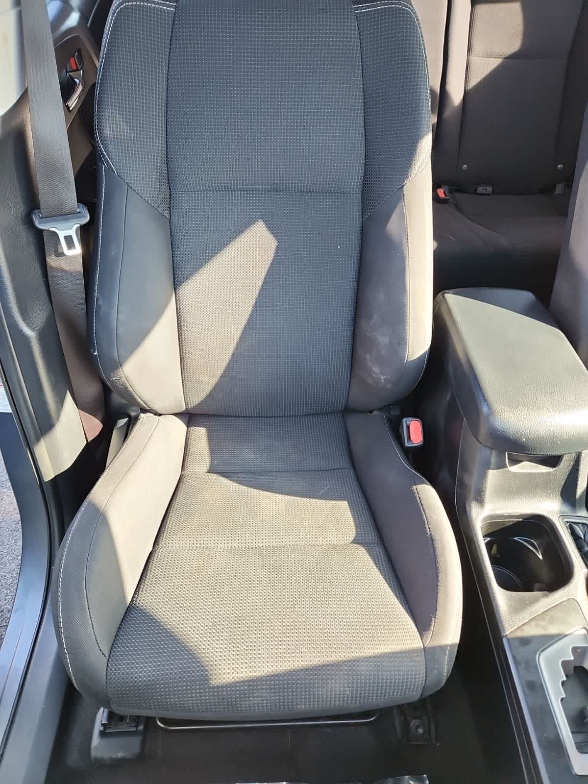 Thumbnail: 2017 Toyota RAV4 - 17