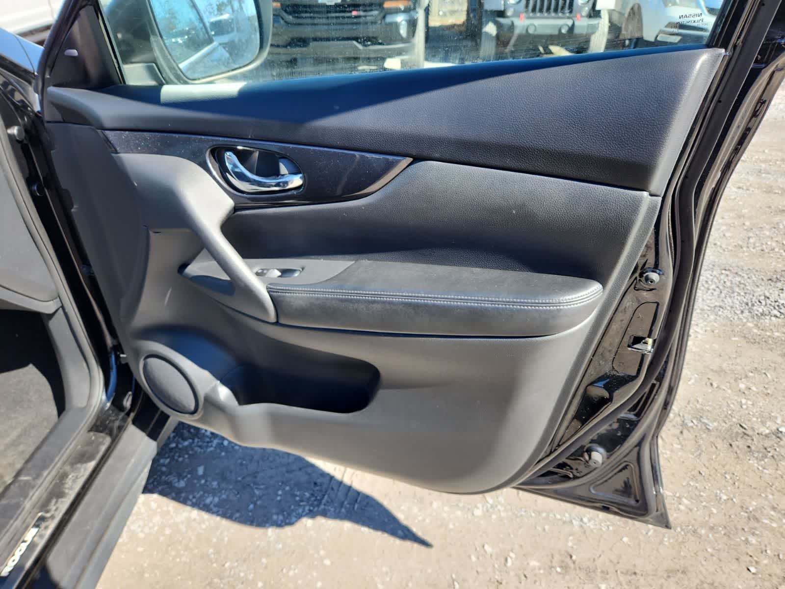 Thumbnail: 2018 Nissan Rogue - 22