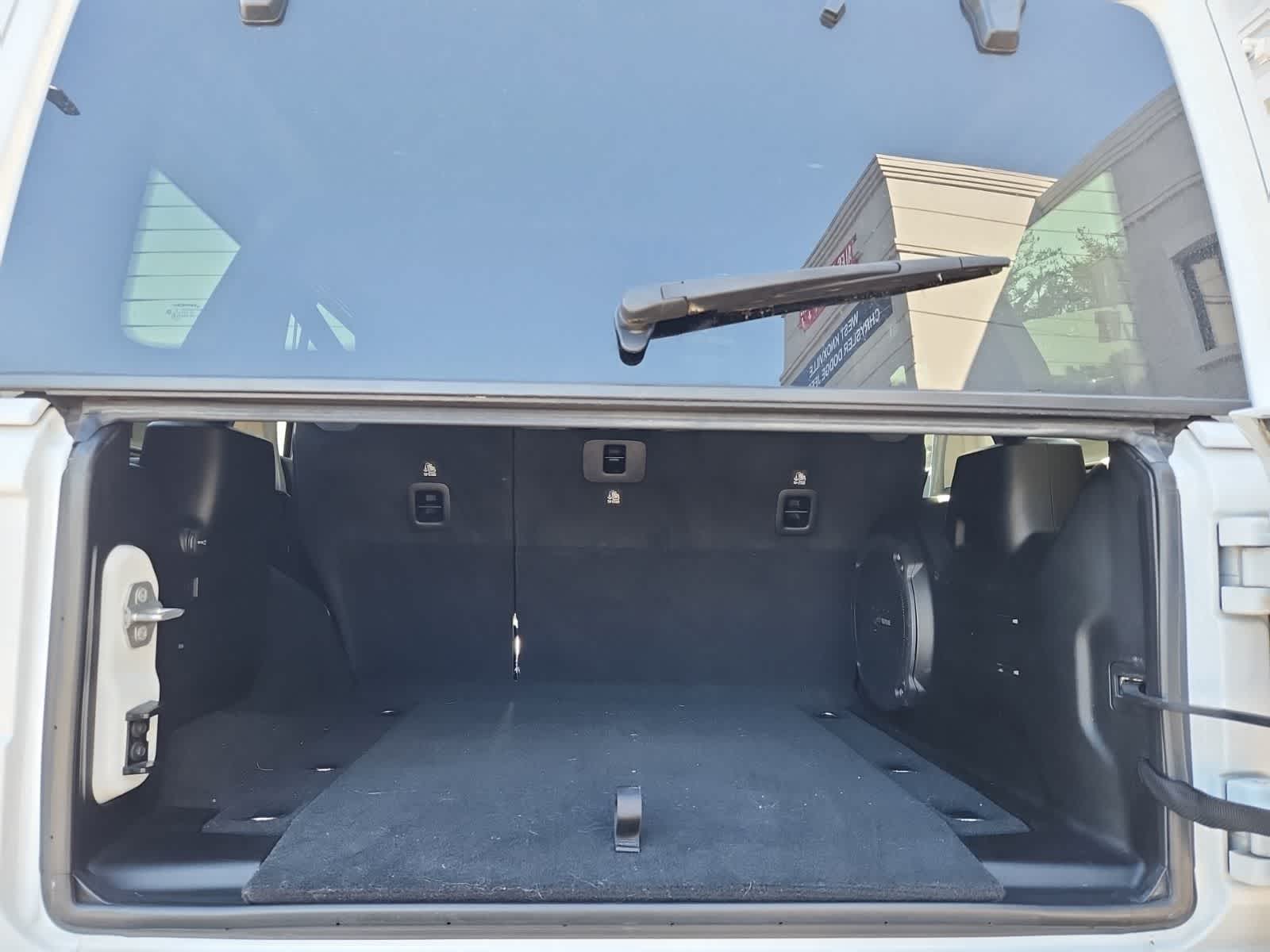 Thumbnail: 2021 Jeep Wrangler - 26