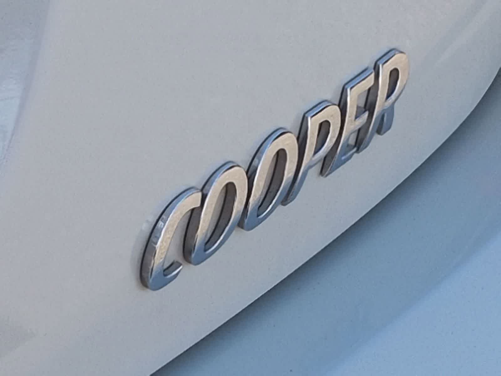Thumbnail: 2015 MINI Cooper Hardtop - 13