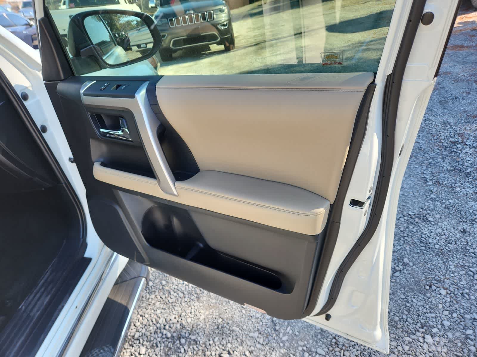 Thumbnail: 2018 Toyota 4Runner - 22