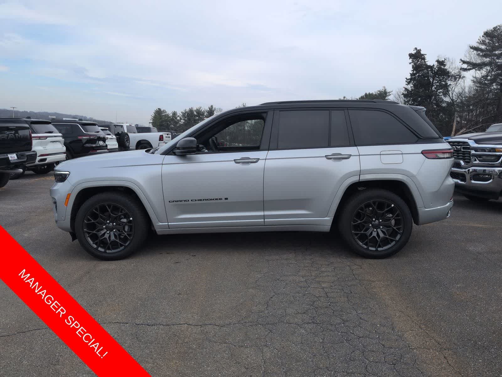 Thumbnail: 2025 Jeep Grand Cherokee - 5