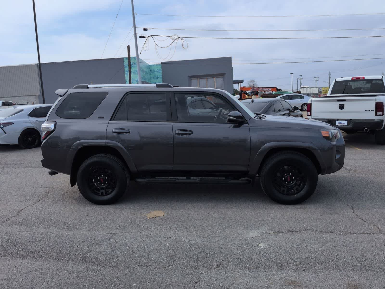 Thumbnail: 2022 Toyota 4Runner - 9