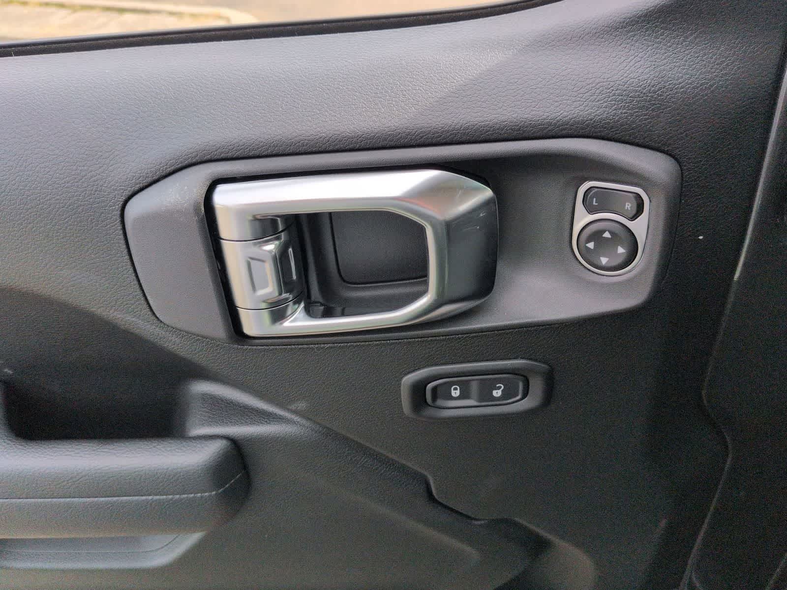 Thumbnail: 2026 Jeep Gladiator - 9