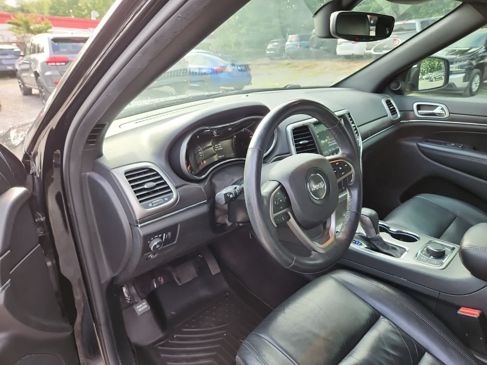 Thumbnail: 2018 Jeep Grand Cherokee - 13