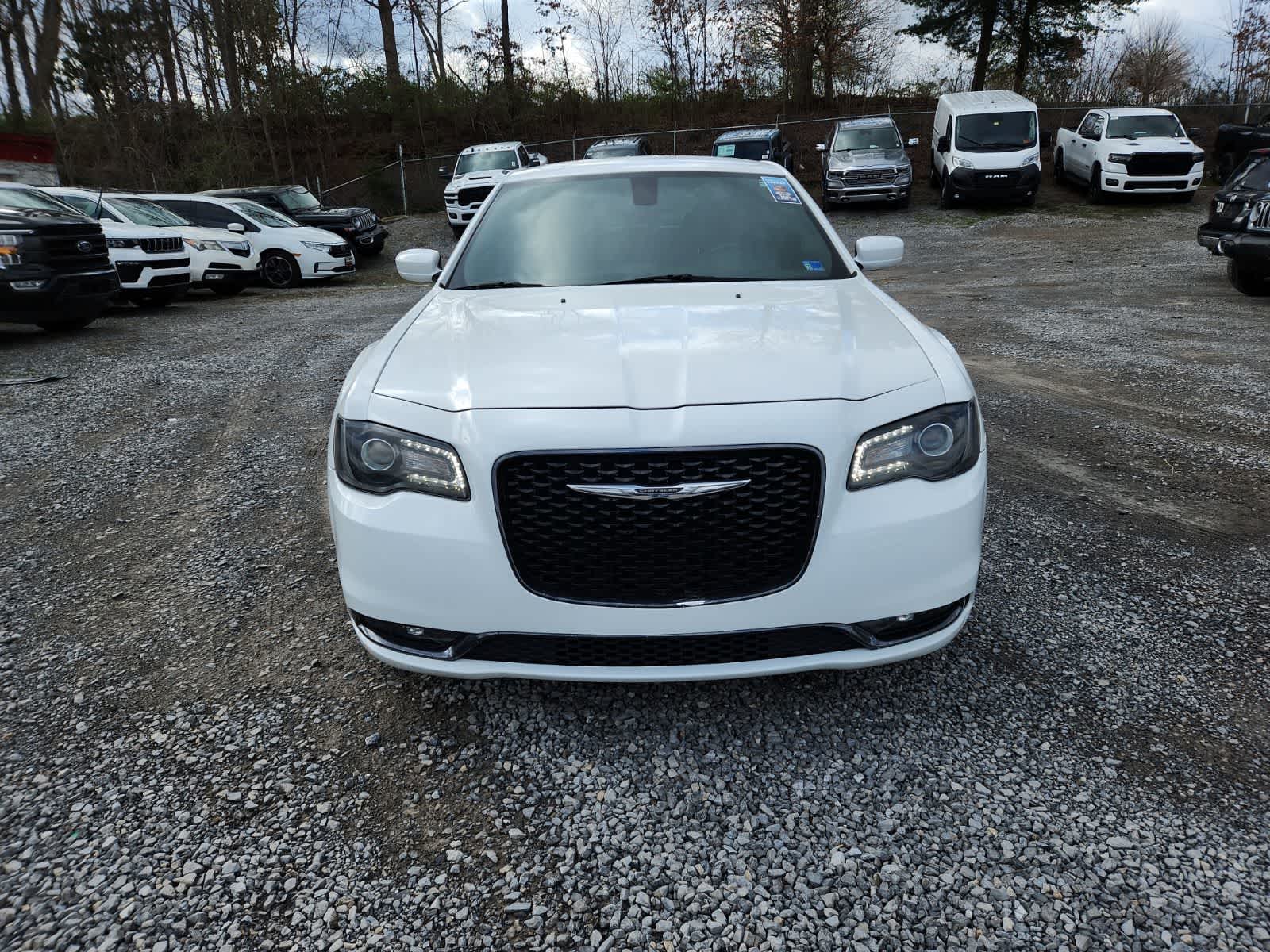 Thumbnail: 2019 Chrysler 300 - 8