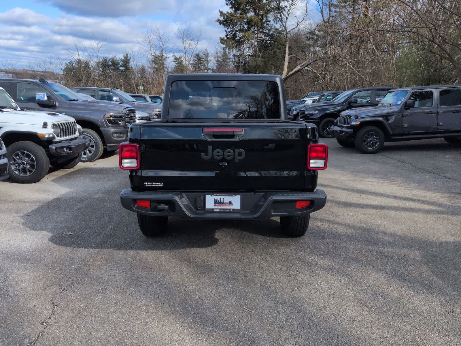 Thumbnail: 2026 Jeep Gladiator - 7