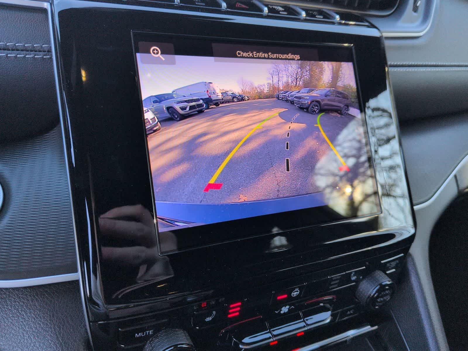 Thumbnail: 2025 Jeep Grand Cherokee L - 18