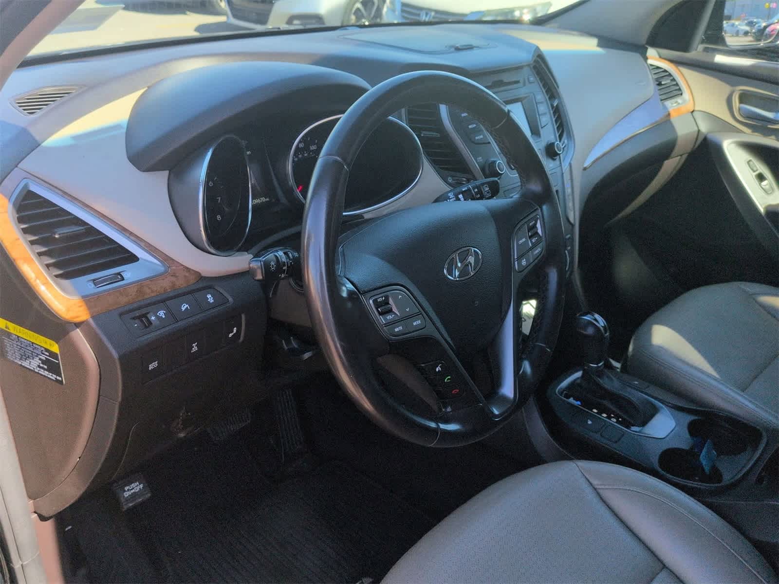 Thumbnail: 2016 Hyundai Santa Fe - 10
