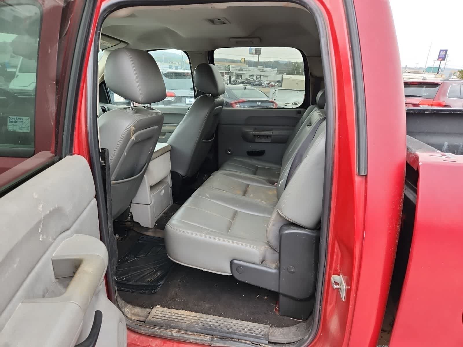 Thumbnail: 2010 Chevrolet Silverado 3500 - 25