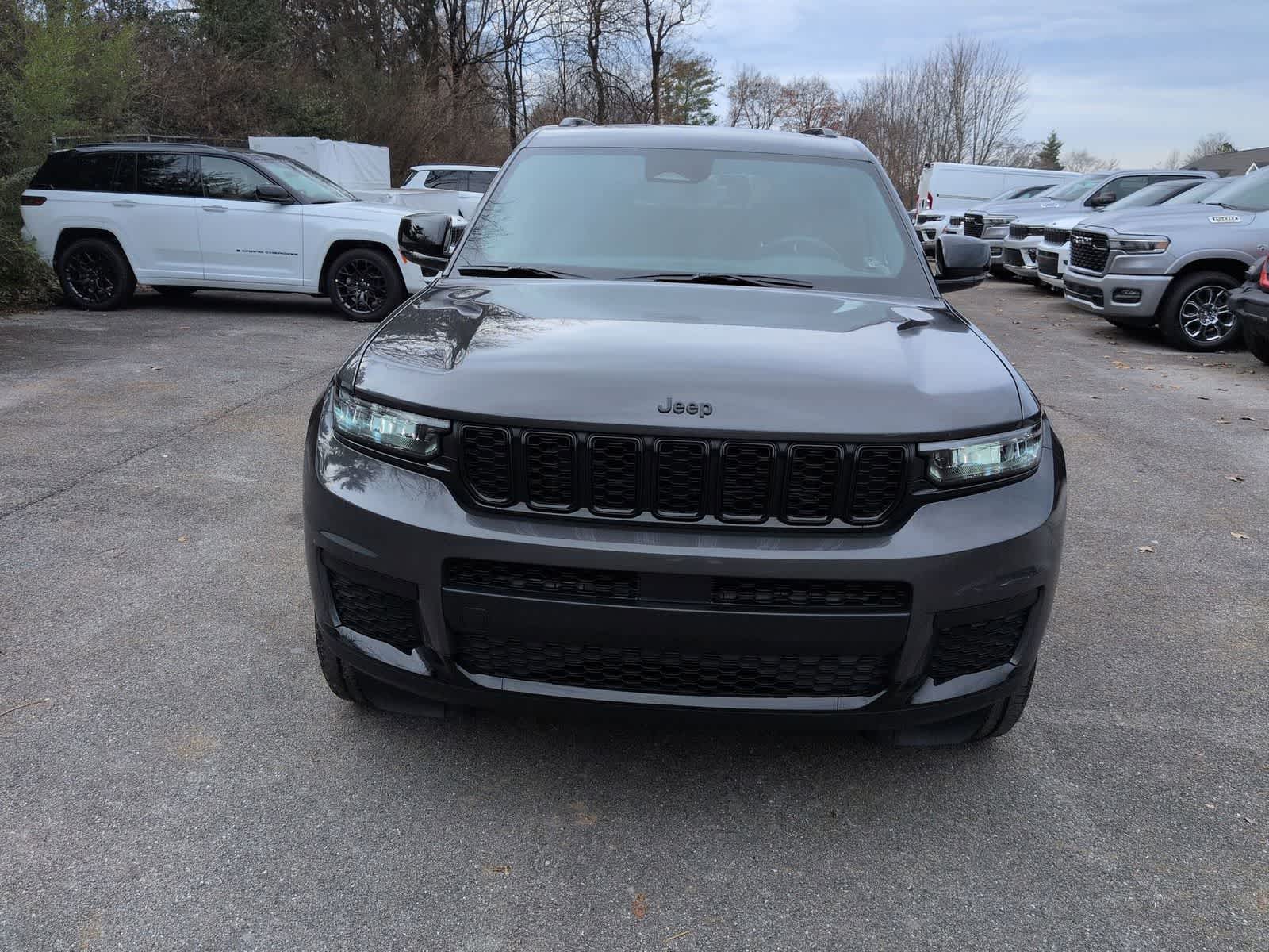 Thumbnail: 2025 Jeep Grand Cherokee L - 3