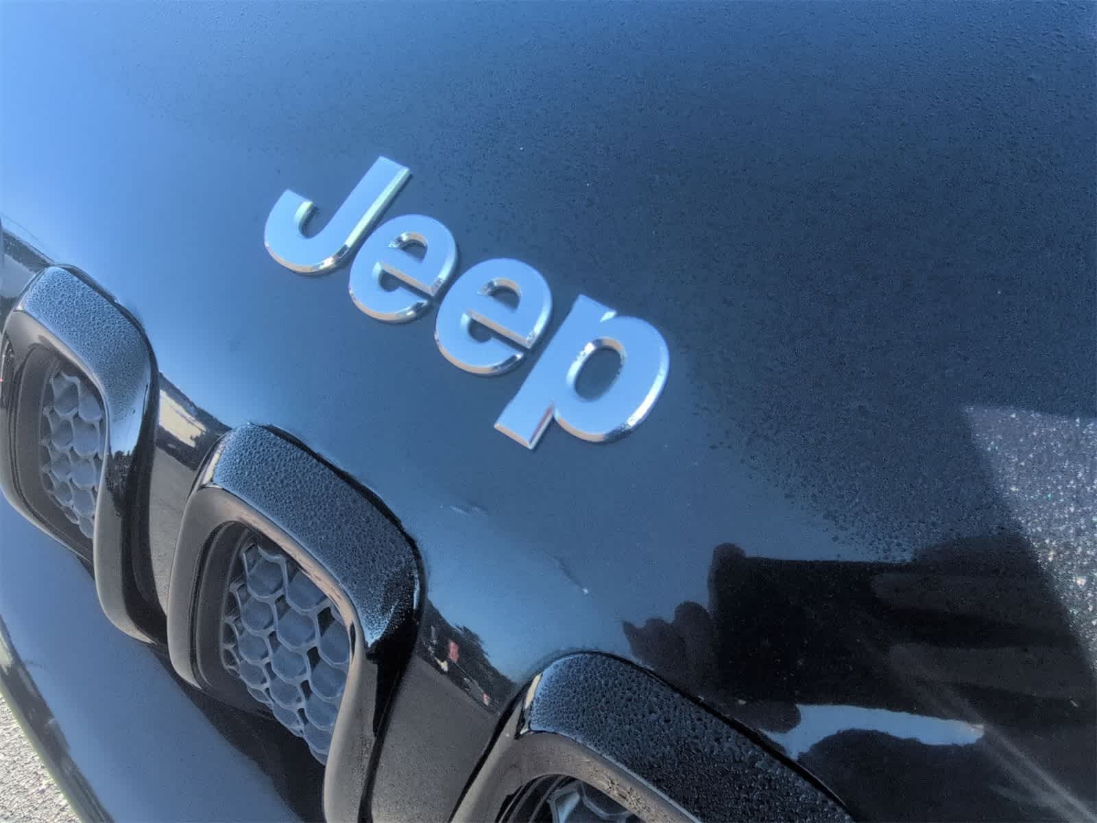 Thumbnail: 2016 Jeep Cherokee - 12