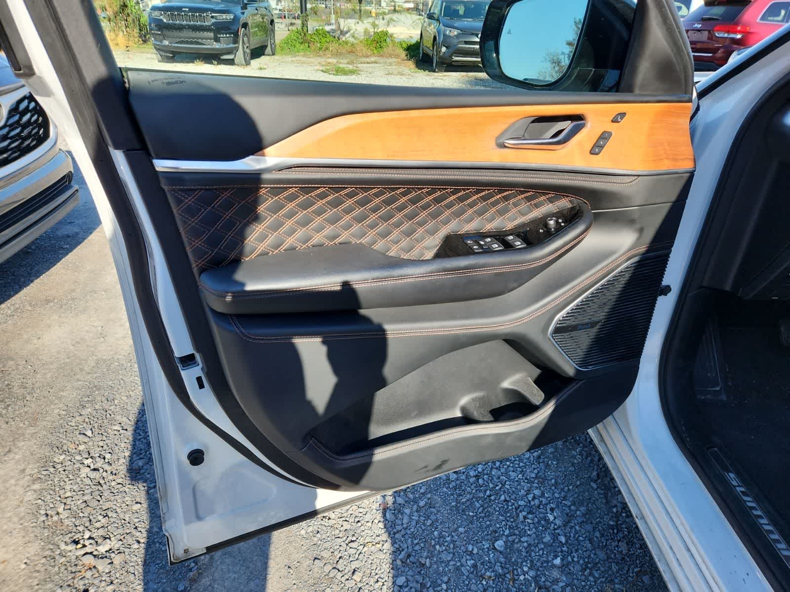 Thumbnail: 2021 Jeep Grand Cherokee L - 16