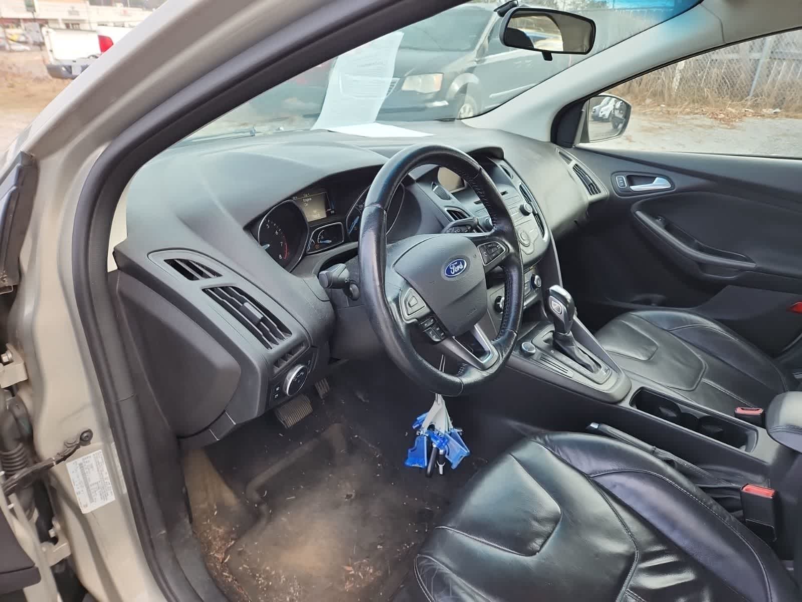 Thumbnail: 2015 Ford Focus - 13