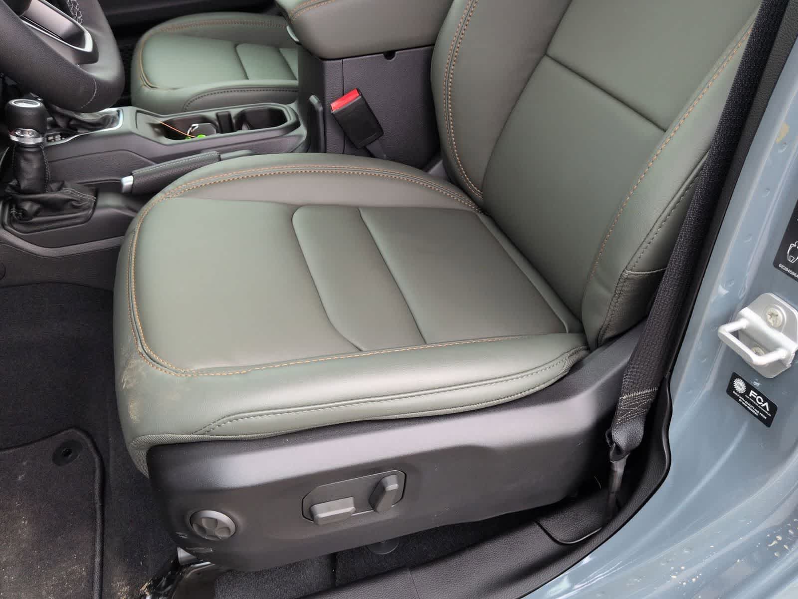 Thumbnail: 2026 Jeep Gladiator - 15