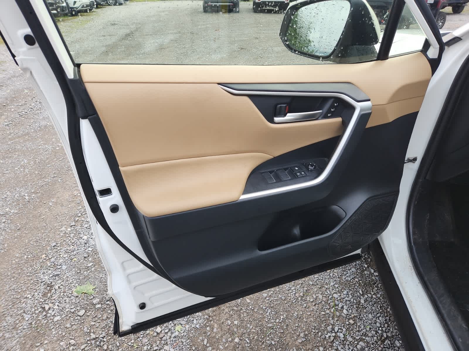 Thumbnail: 2019 Toyota RAV4 - 16