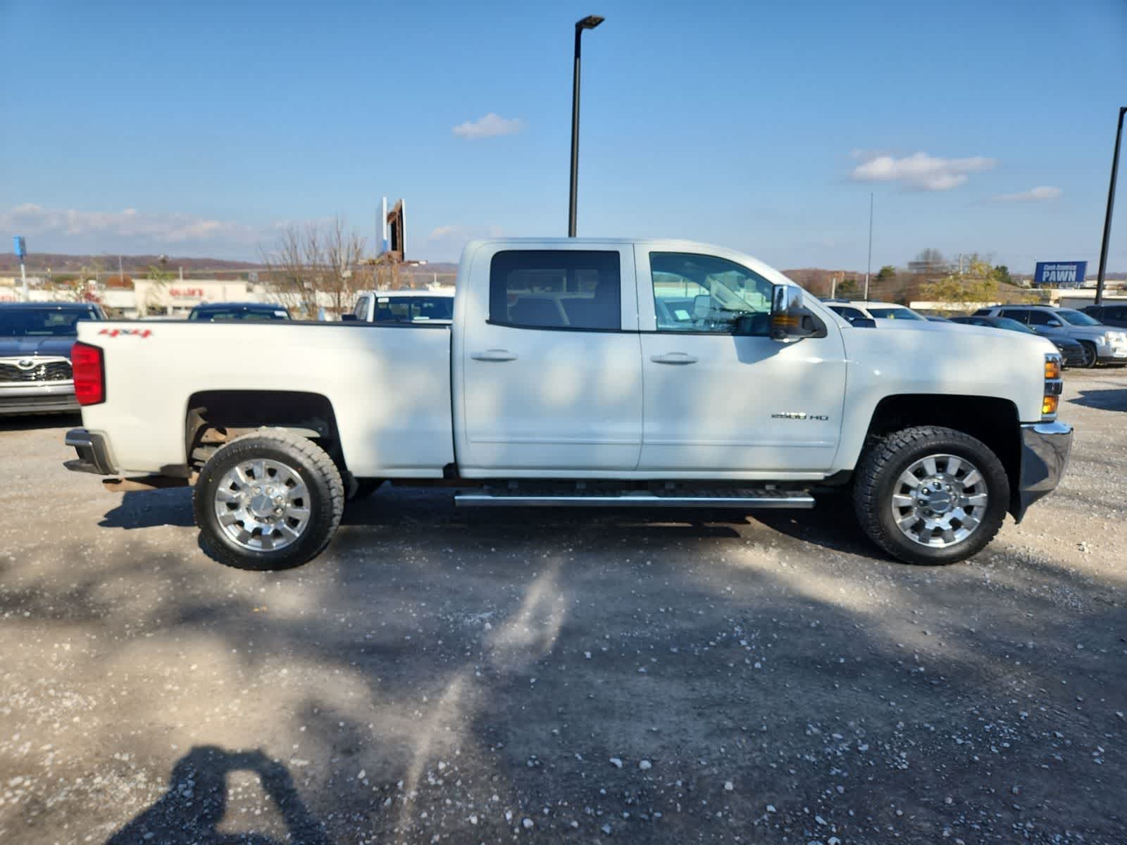 Thumbnail: 2017 Chevrolet Silverado 2500 - 6