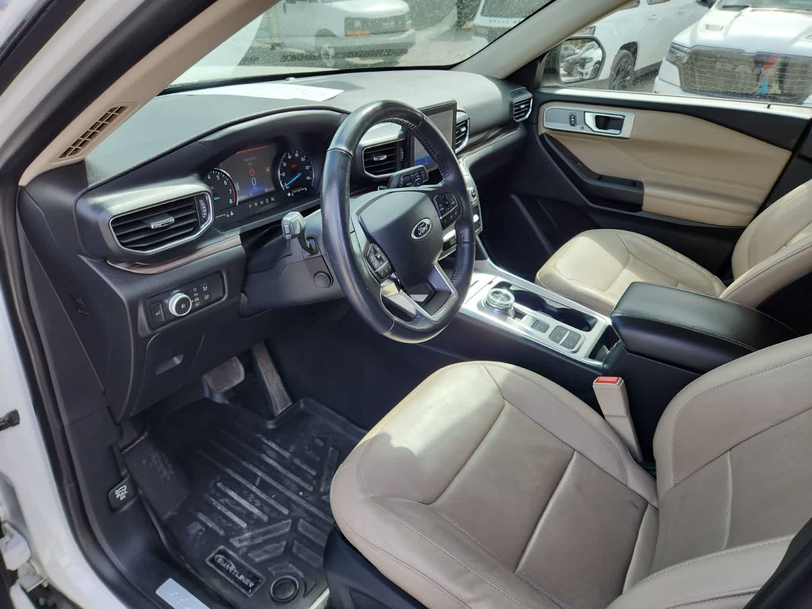 Thumbnail: 2020 Ford Explorer - 16