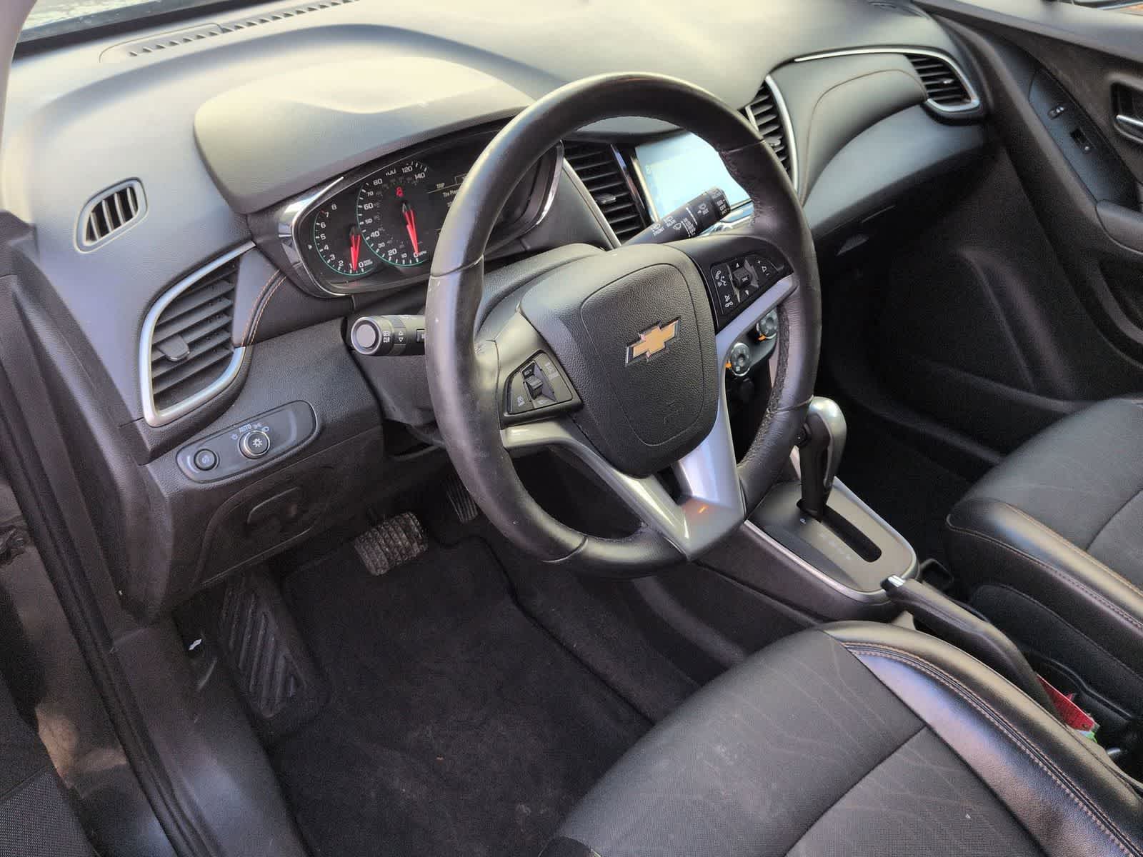 Thumbnail: 2017 Chevrolet Trax - 10