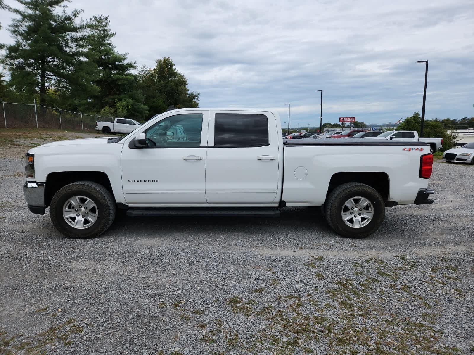 Thumbnail: 2017 Chevrolet Silverado 1500 - 2