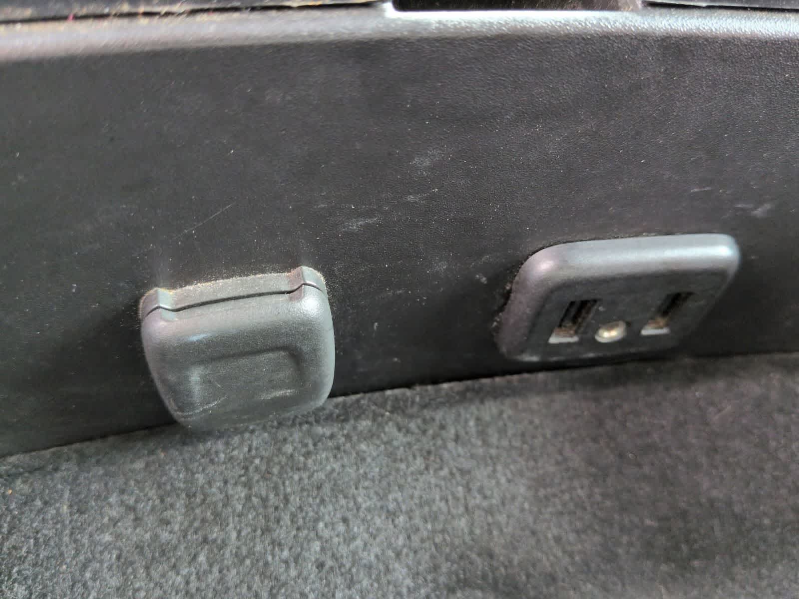 Thumbnail: 2017 Chevrolet Silverado 2500 - 31