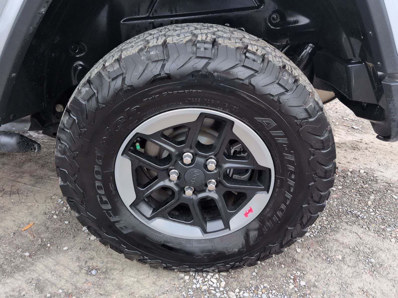 Thumbnail: 2019 Jeep Wrangler - 13