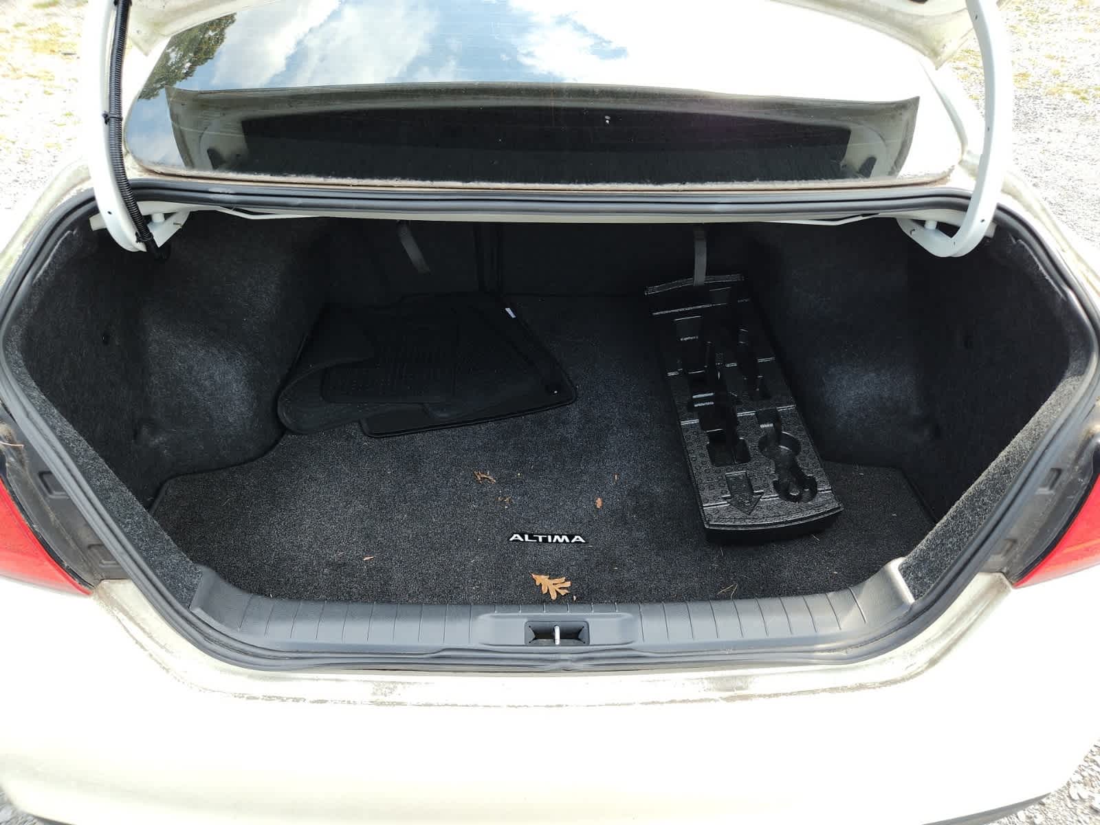 Thumbnail: 2016 Nissan Altima - 25