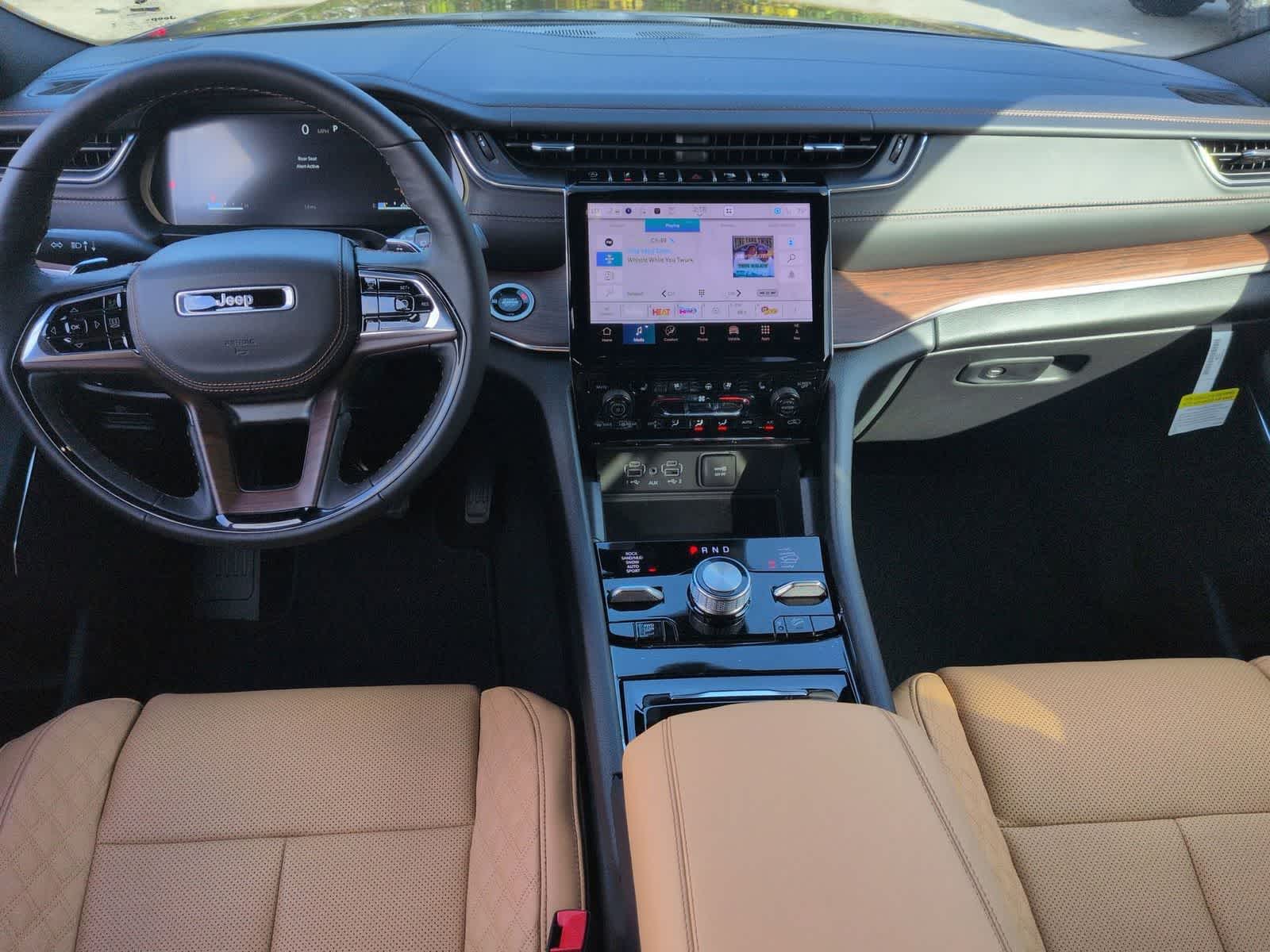 Thumbnail: 2025 Jeep Grand Cherokee - 14