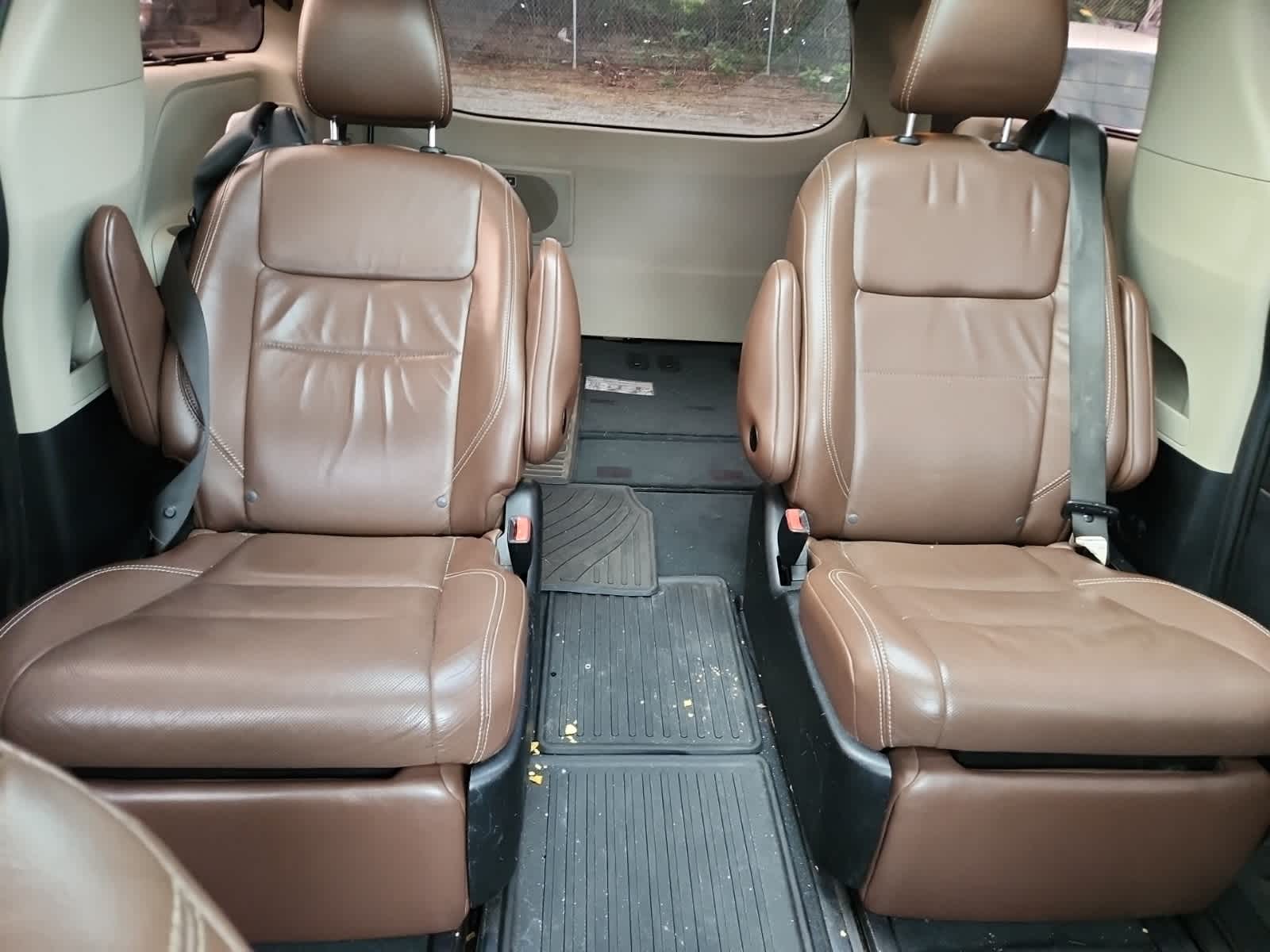 Thumbnail: 2019 Toyota Sienna - 20