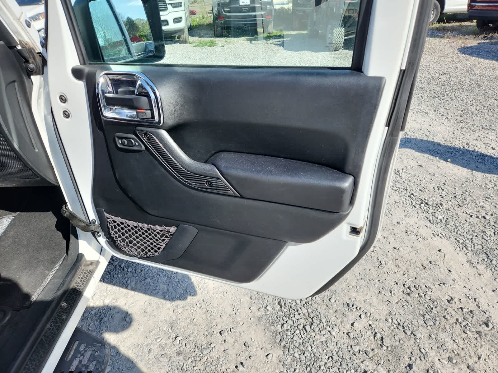 Thumbnail: 2018 Jeep Wrangler - 22