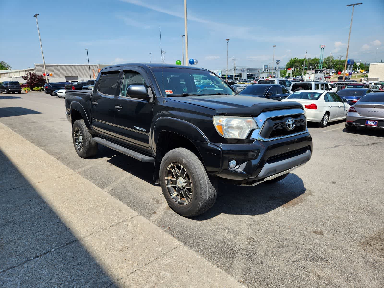 Thumbnail: 2015 Toyota Tacoma - 8
