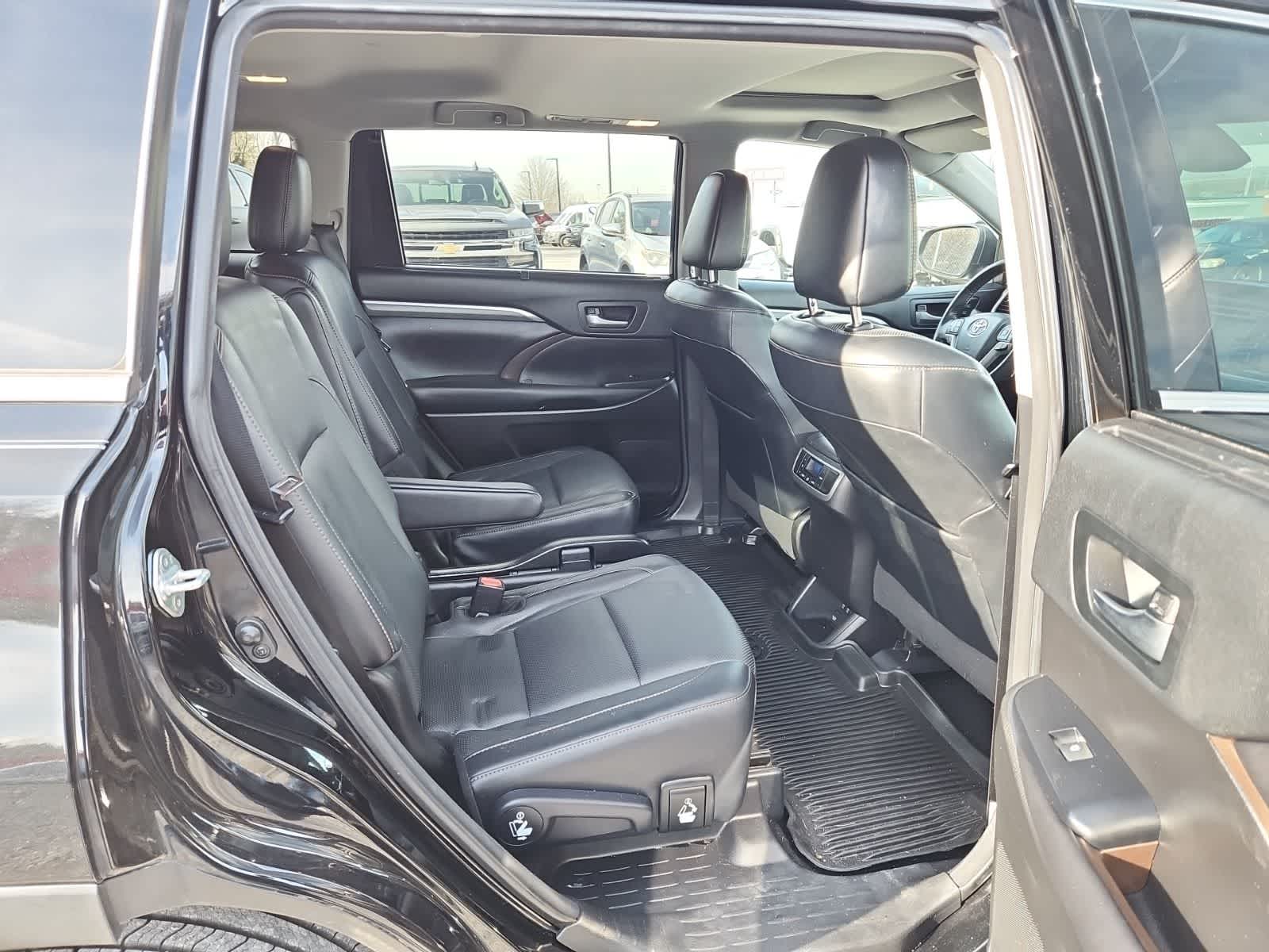 Thumbnail: 2018 Toyota Highlander - 23