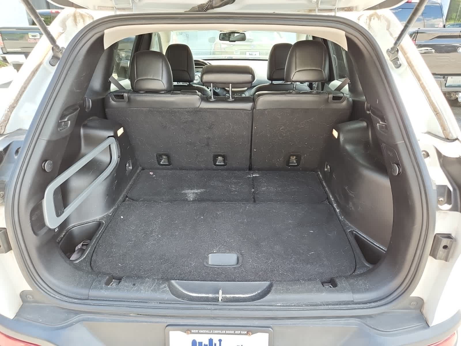 Thumbnail: 2016 Jeep Cherokee - 25