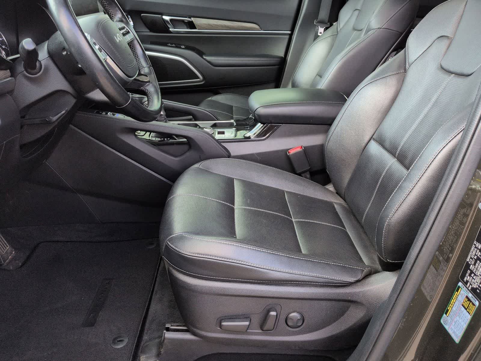 Thumbnail: 2022 Kia Telluride - 16