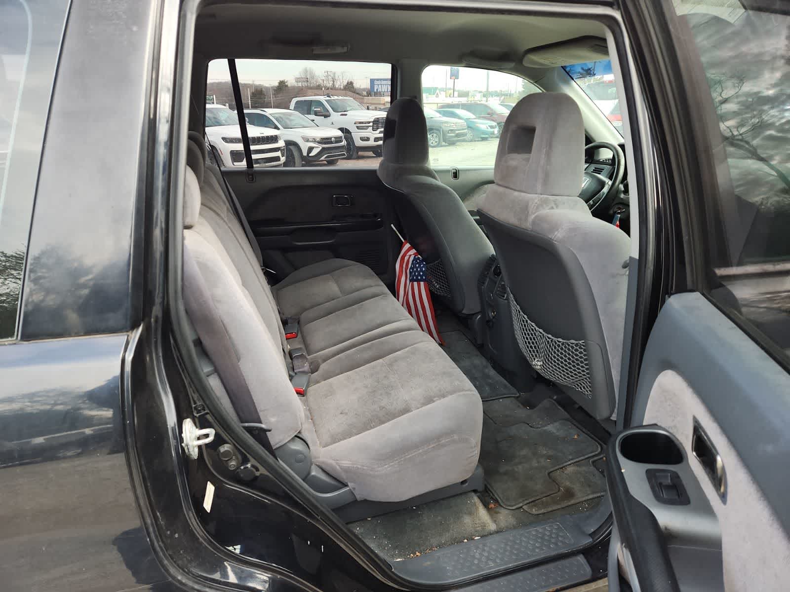 Thumbnail: 2005 Honda Pilot - 23