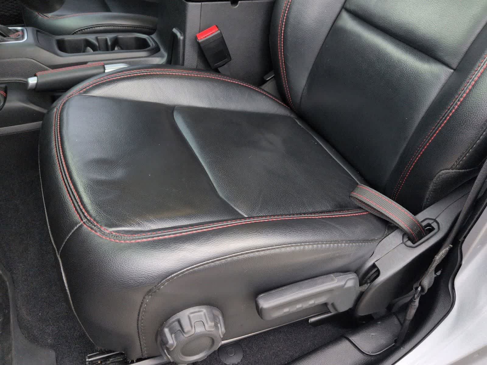 Thumbnail: 2019 Jeep Wrangler - 15