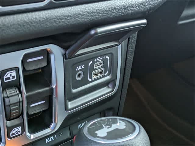 Thumbnail: 2025 Jeep Wrangler - 32