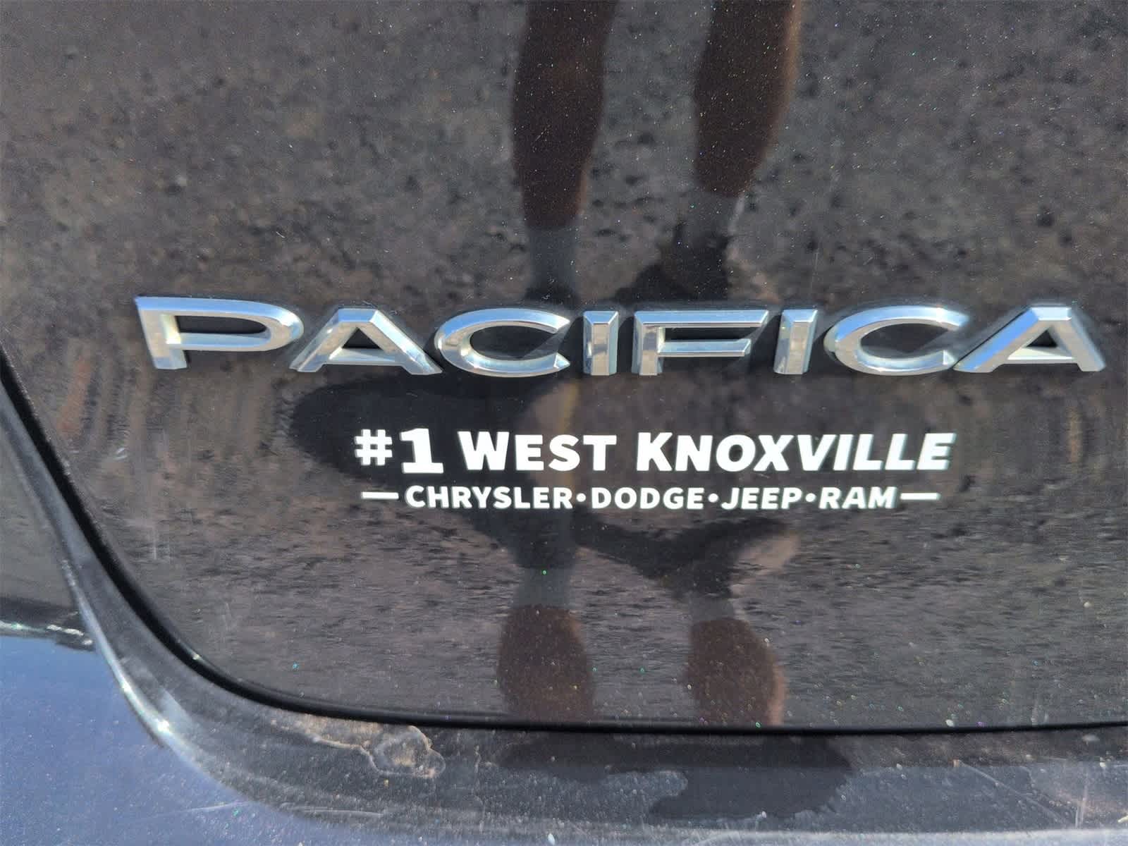 Thumbnail: 2017 Chrysler Pacifica - 13