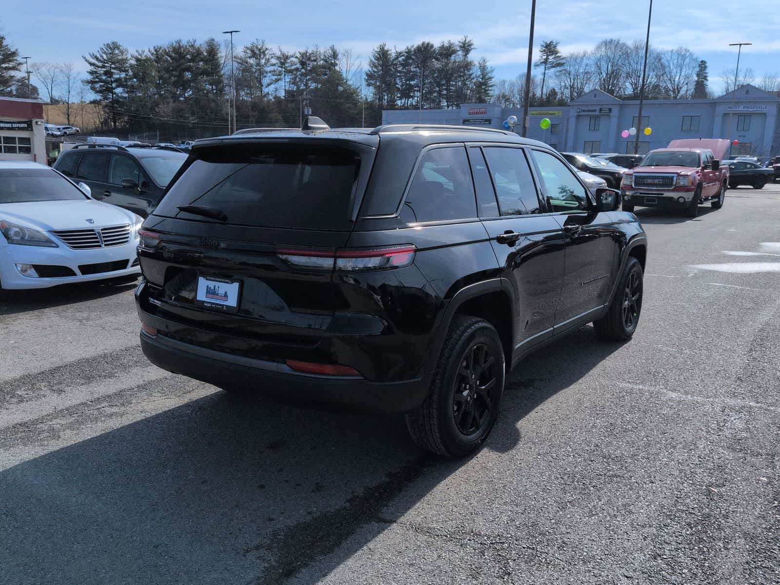 Thumbnail: 2026 Jeep Grand Cherokee - 8